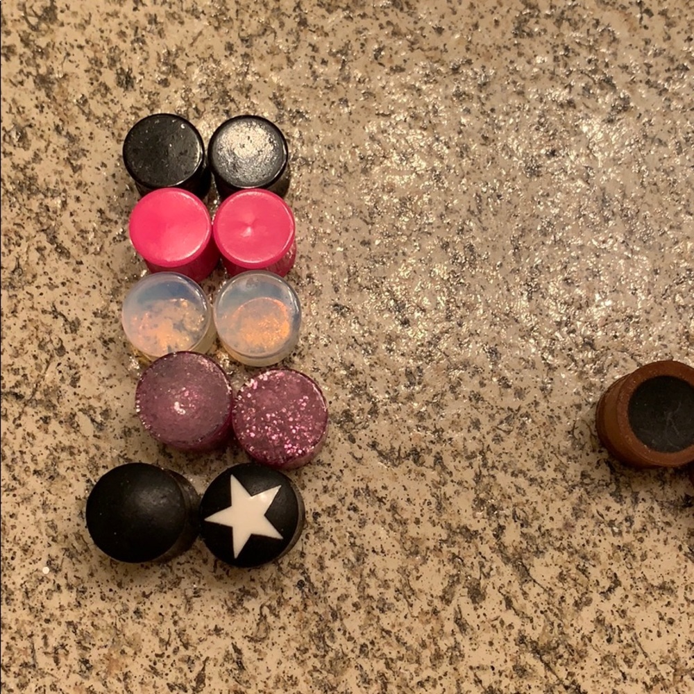 Gauges/stretched ears/ Plugs various sizes